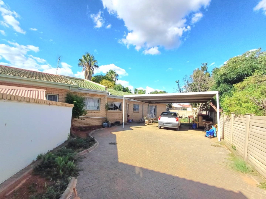 3 Bedroom Property for Sale in Uitsig Free State